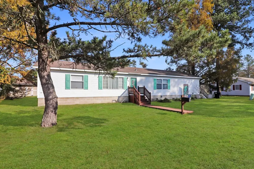 Island Thyme | Huge Wrap Deck, Hot Tub, Foosball + Walk to Carnival Grounds - Image 1