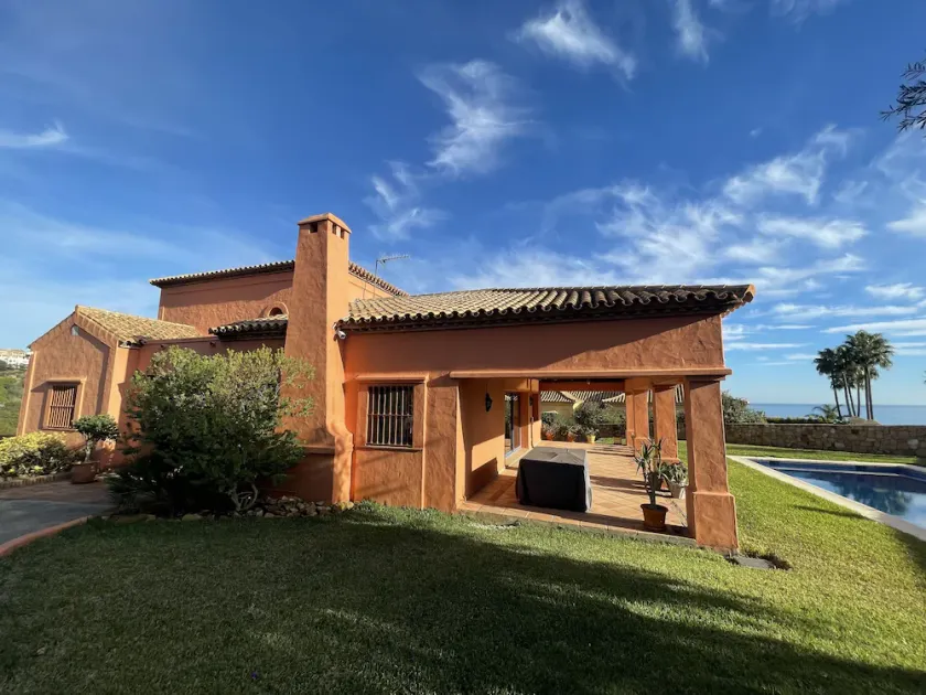 VILLA WITH POOL 5 MINUTES FROM THE BEACH - Image 1