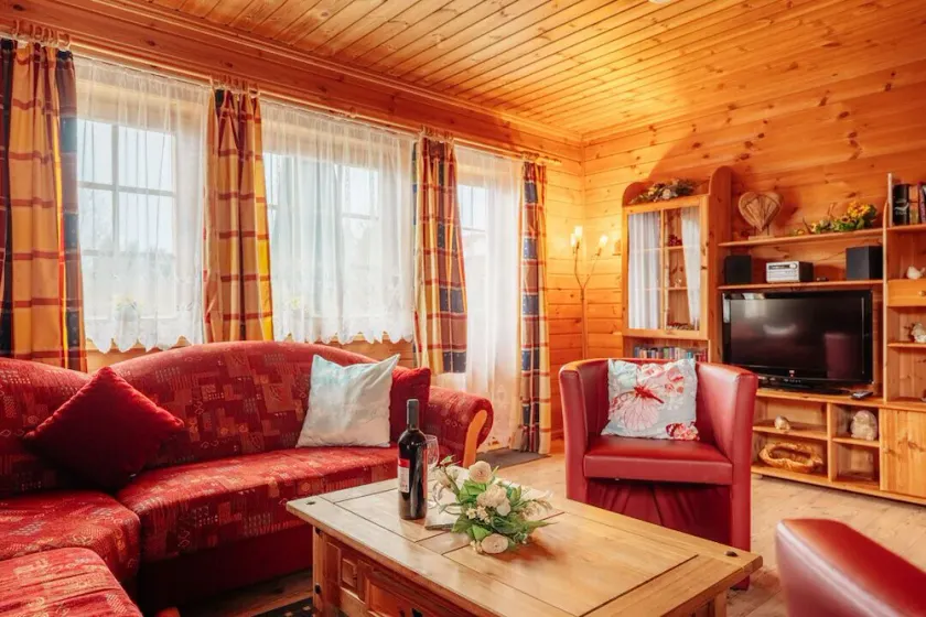* cozy wooden house - approx. 70 square meters with fenced garden - dogs welcome - WLAN incl - Image 1