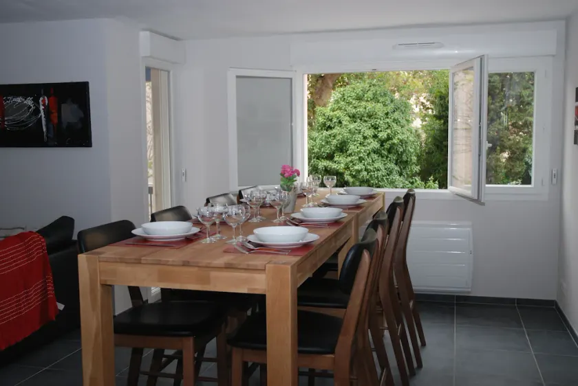 Sète: 73 m2 klimatisierte Wohnung, 2 Schlafzimmer, privater Parkplatz - Image 1