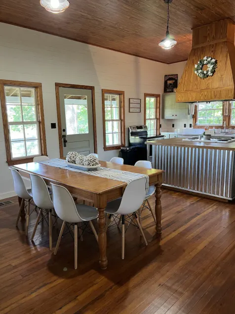 Cabin on the Ridge - Hometown - Laurel, MS - Image 1