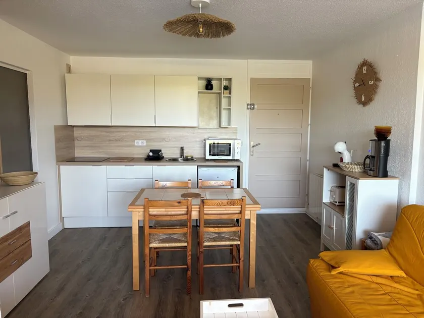 Apartment facing the marine lake a 1. 5 km from the ocean FR5KKC83 - Image 1