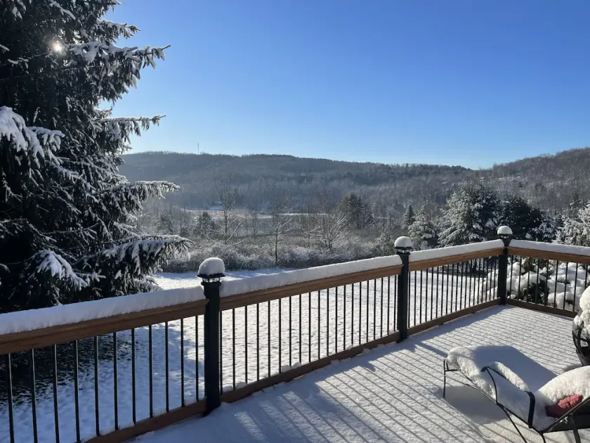 3-bedroom chalet just 13 minutes drive to Bethel Woods - Image 1