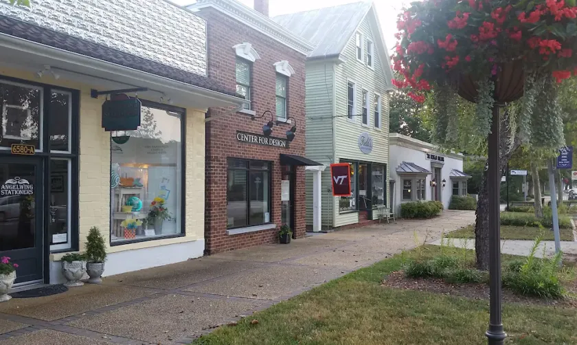 Right on Main St! Shops, Arts, Dining and More! - Image 1