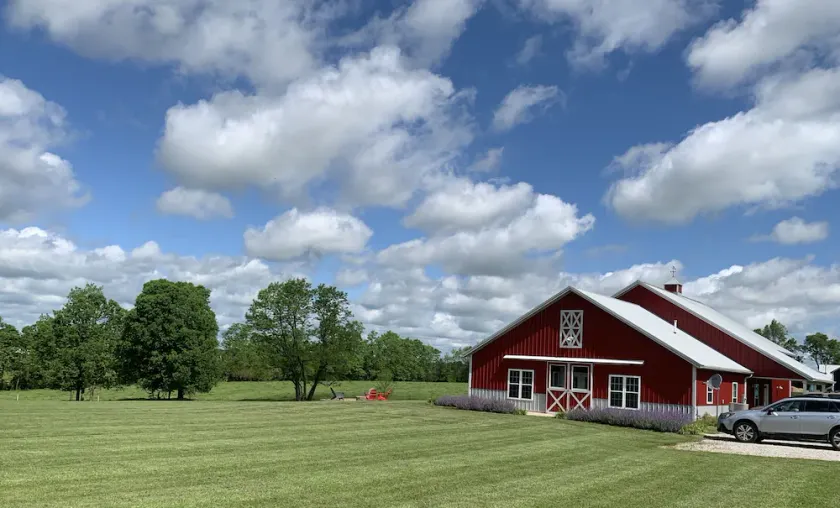 The Barn at Deva's Farm: Haute Blue Grass - Chill Retreat in the countryside - Image 1