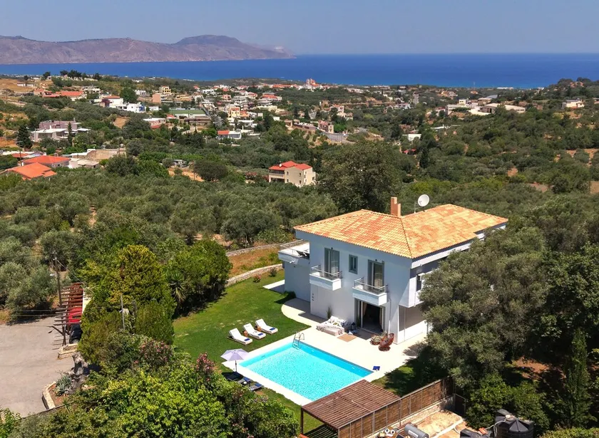 Beautiful 5bedroom villa big pool, close to beach! - Image 1
