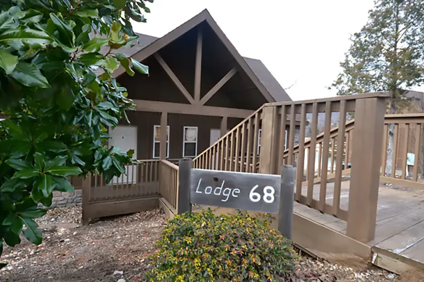 L068A, 1-Br Lakefront Cabin, Spectacular View - Image 1