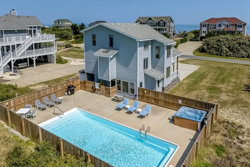 Chambre du juge | 40 m de la plage | Piscine privée, bain à remous - Image 1