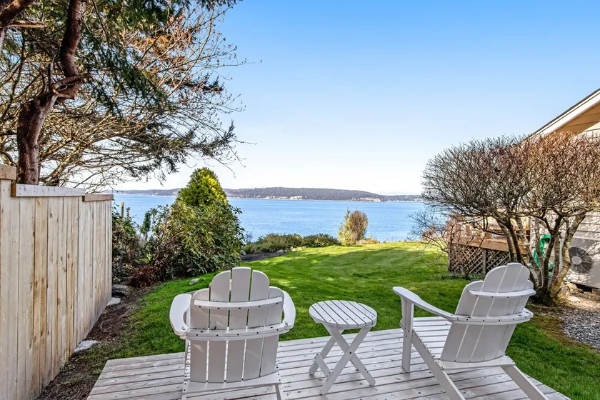 Waterfront Cottage with High-Speed WiFi, Ocean View, Private Deck, & Kitchenette - Image 1