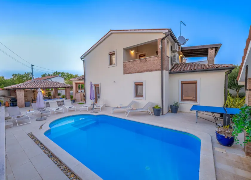 Villa Artist in der Nähe von Porec mit beheiztem Pool - Image 1