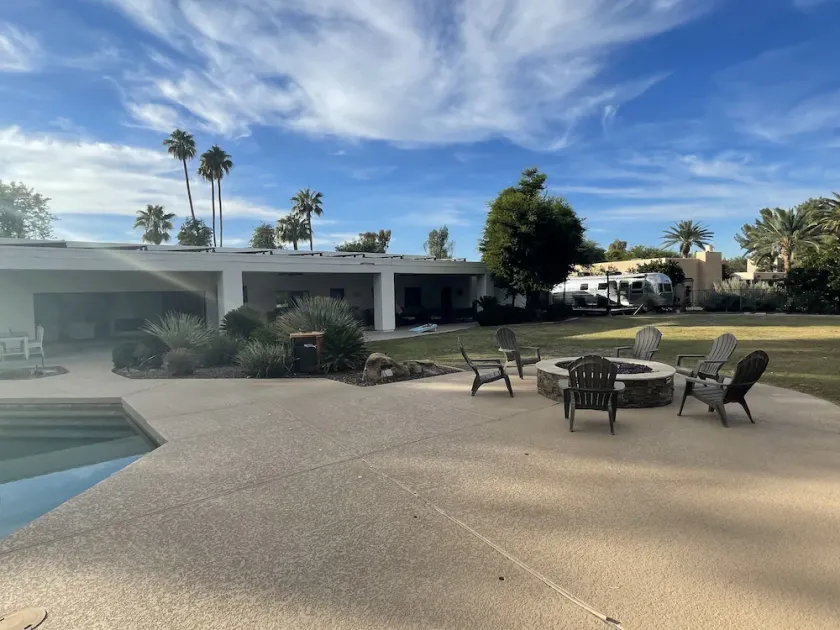 Beautiful Home on 1 acre lot facing the golf course in Scottsdale - Image 1