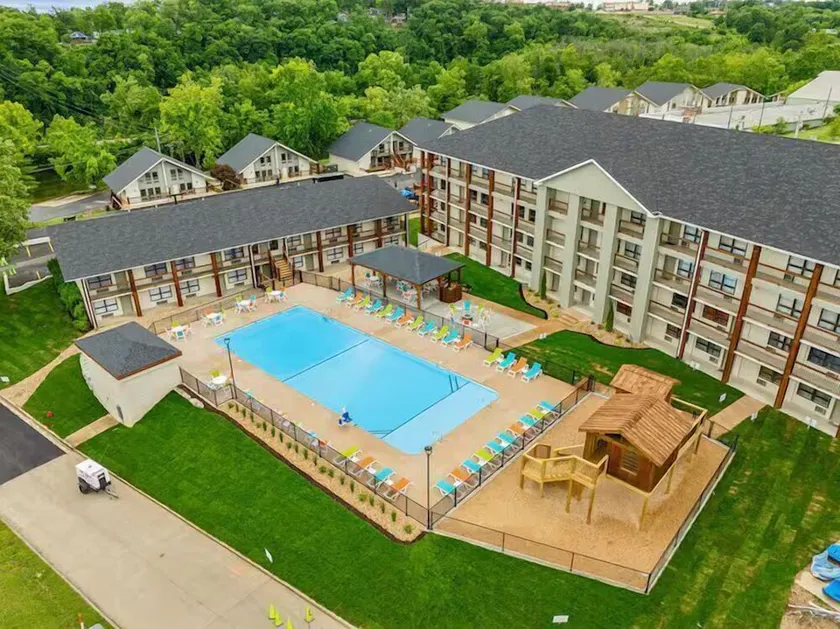 Roark Creek Resort - Image 1
