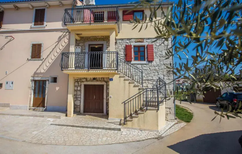 Lovely Apartment In Porec With Wifi - Image 1