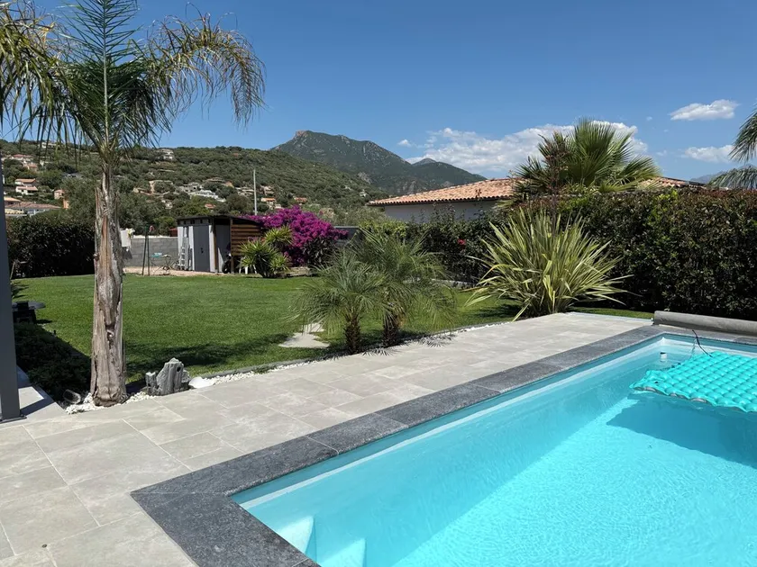 3-Bedroom Villa with Private Pool in a Quiet Location with Mountain Views; Air-Conditioned / Fiber Optic Internet - Image 1