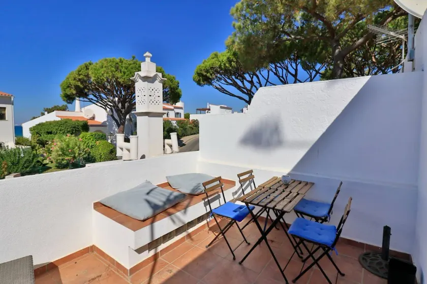 Casa Vale do Lobo 32 | Charming 2 Bedroom Townhouse | A Few Minutes Walk To The Beach And Praca | Vale Do Lobo - Image 1