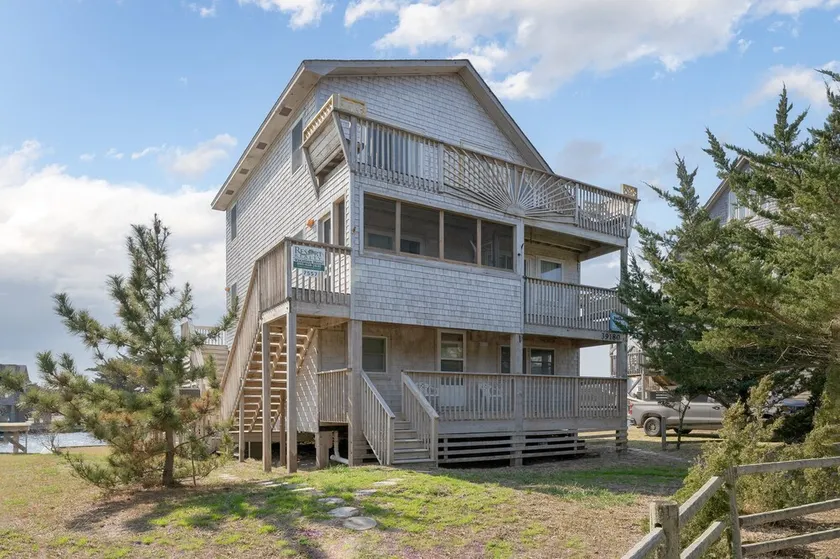 7557-Turtle's Pace, | Canalfront | Hatteras Colony | Avon | Sleeps 6 - Image 1