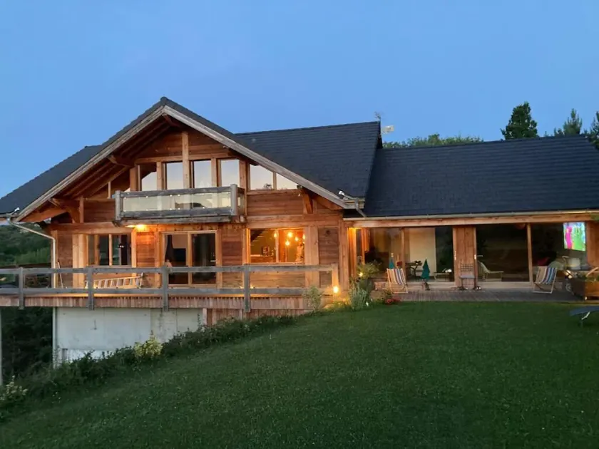 Chalet Piolit,  contemporain au cœur des Hautes Alpes - Image 1