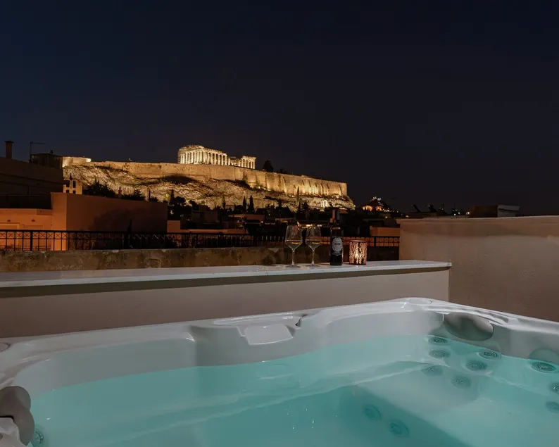 THIRAMENOUS RESIDENCE - ATHENA SUITE with Rooftop Hot Tub - Image 1