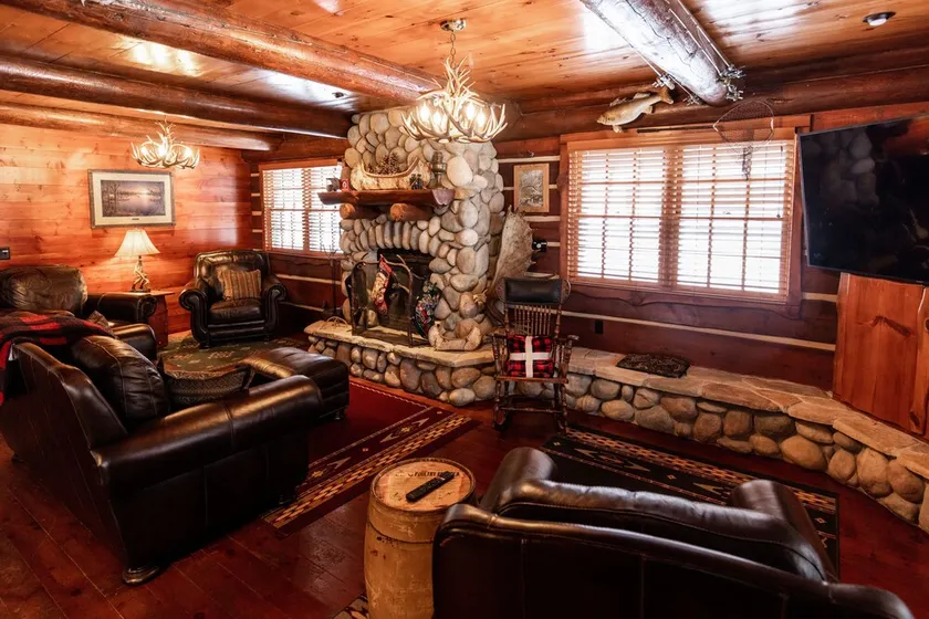 Cozy, Rustic Luxury Cabin on Round Lake, with all of the modern conveniences! - Image 1