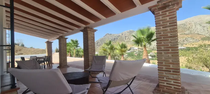 Rural house with view to the mountains in the surroundings of the Caminito del Rey - Image 1