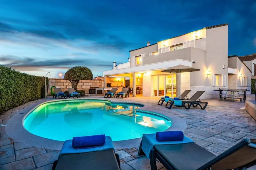 Gris 4 bedroom villa, Cala'n Forcat - Image 1