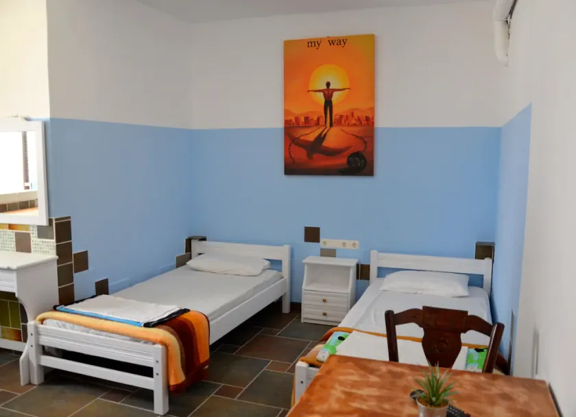 Stunning 2-Bed Apartment in Ios - Image 1