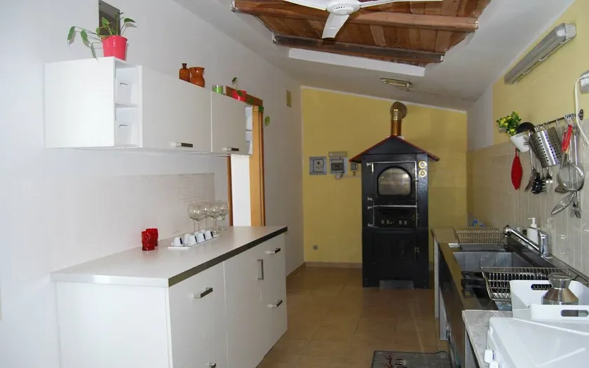 Detached villa in the hills 8 beds - Image 1