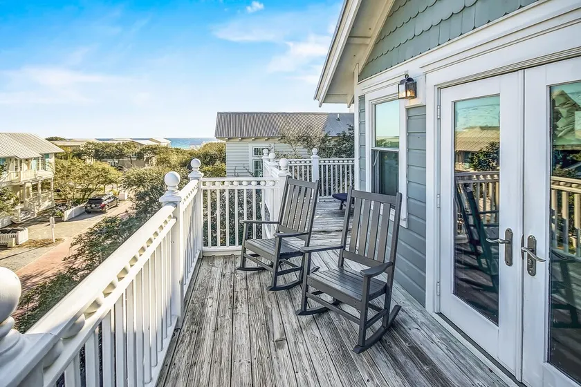 Short Distance To The White Sandy Beaches, Rendezvous Main House + Carriage In Seaside 4 Bedroom Home by RedAwning - Image 1
