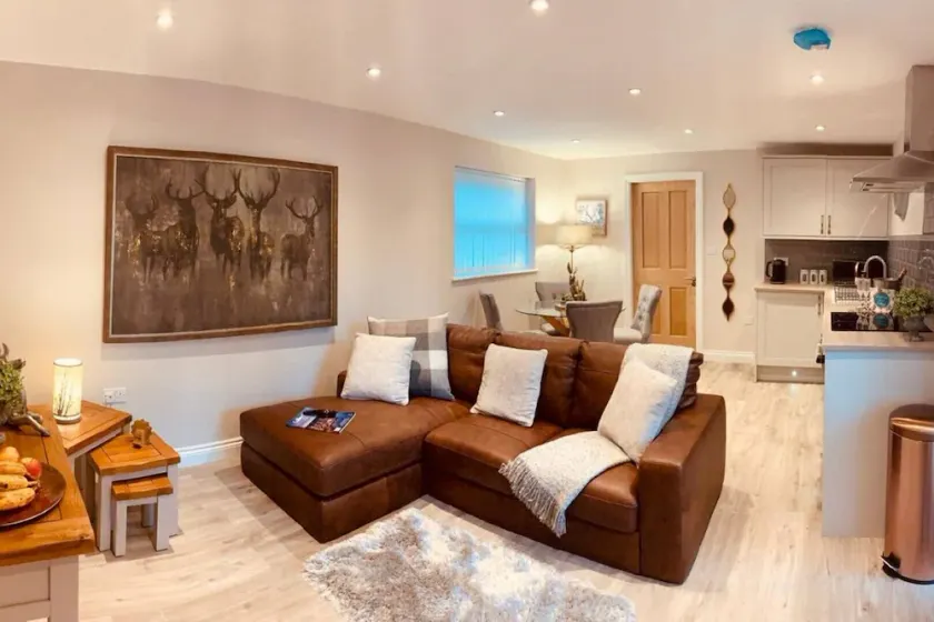 Homely luxury cottage 2 - Image 1