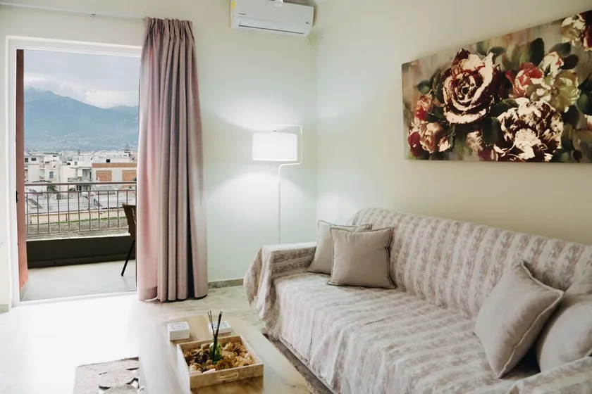 Best House Saint John, New Port of Patras - Image 1