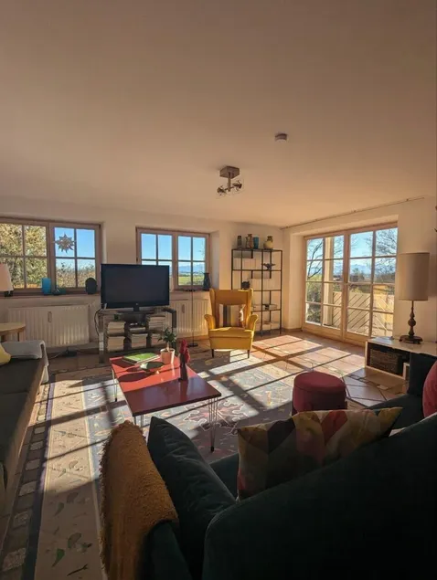 Große Ferienwohnung im Allgäu mit Balkon, Bergblick & Garten kunstvoll gestaltet - Image 1