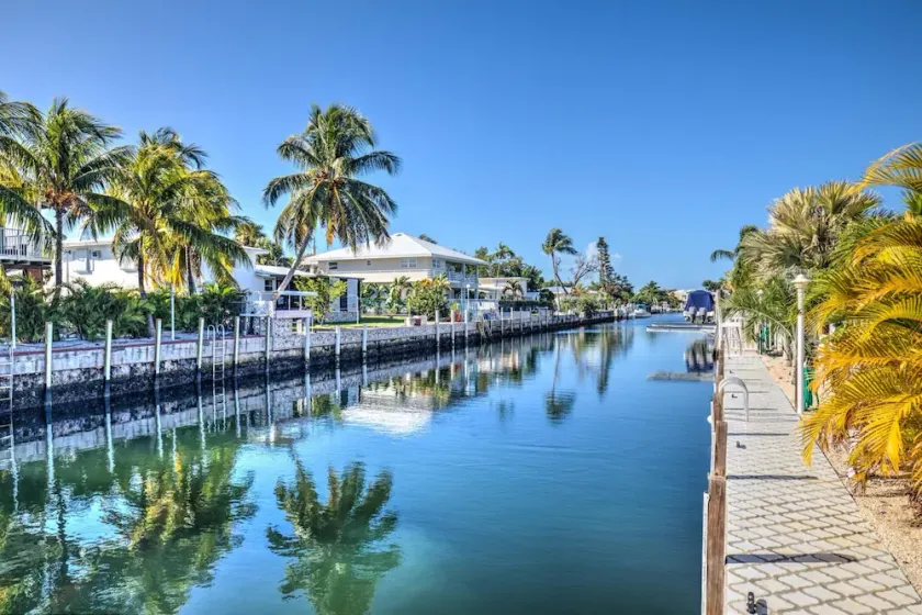 Casa Chiquita - 3/2 Pool - Waterfront - 75’ Dock - Ground Level  - Image 1