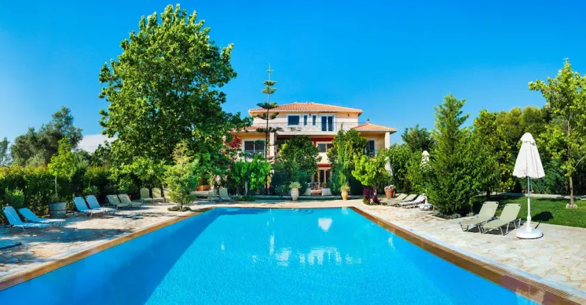 Top floor suite near to the town and close to the beach - Image 1