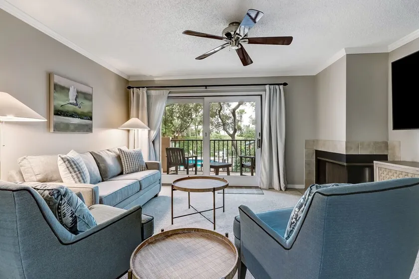 Pet Friendly | Beautifully Furnished 2nd Floor SailmakerTownhome | 2.5 Minute Walk to the Beach - Image 1