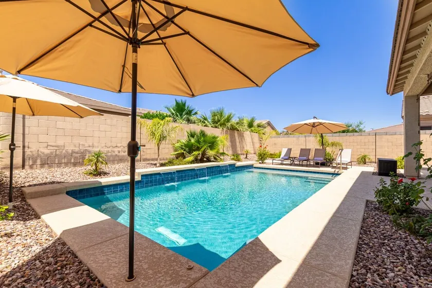 Relaxing stay with FREE heated pool! The Rimrock Retreat - Image 1