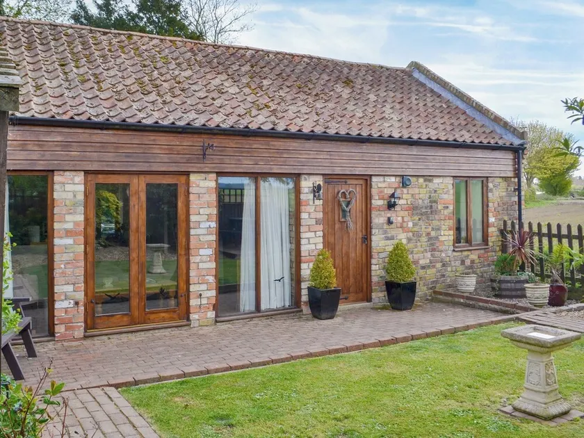 Sunflower Holiday Cottage - Image 1
