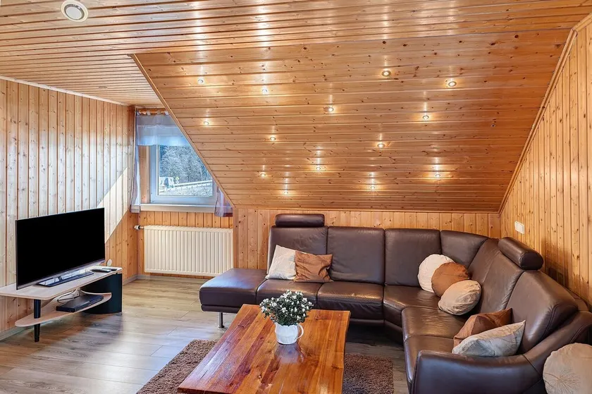 Apartamento 'Fewo Tanja's Blumenparadies' com terraço privado, jardim partilhado e acesso Wi-Fi - Image 1