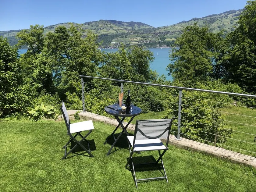 Vacation apartment on Lake Thun - magnificent views of the lake and mountains - Image 1