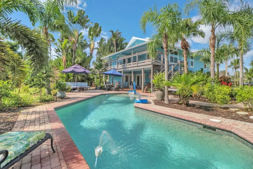 Private, Secluded, Close to Beach! Heated Pool! 2 Living Spaces! Over $125 Free Daily Activities! - Image 1