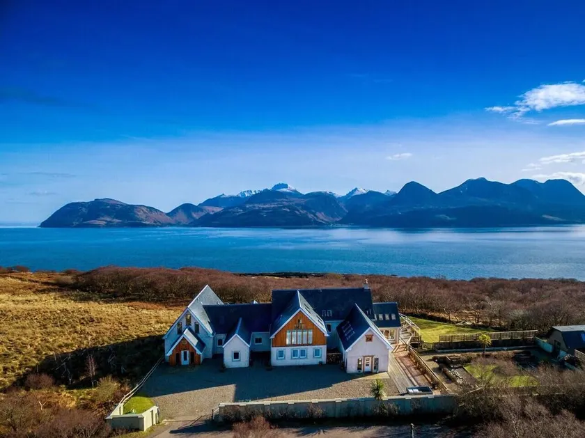 Suleskerry: stunning views, hot tub & games room - Image 1