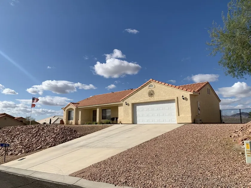 Vacation Home- Close to, Lake, River, Casino, and Desert Fun! - Image 1