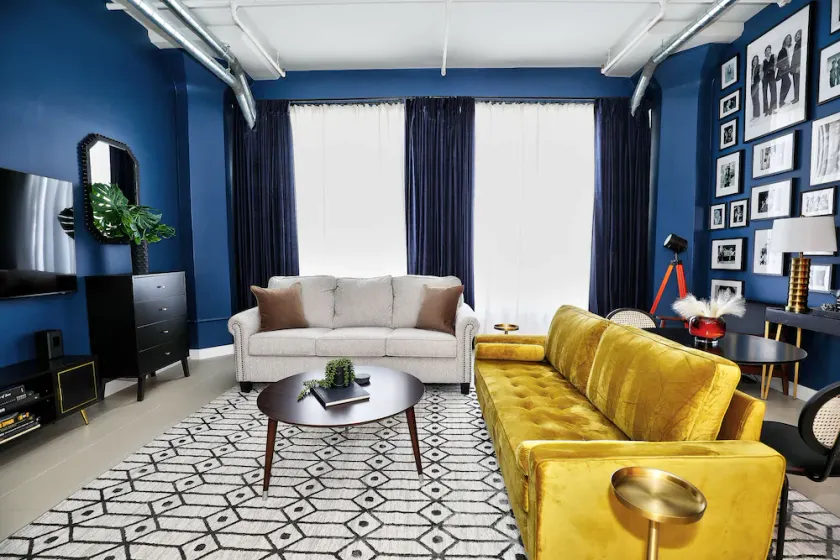Downtown LA Loft w/ Rock & Roll Vibe, Rooftop Pool + Free Parking - Image 1