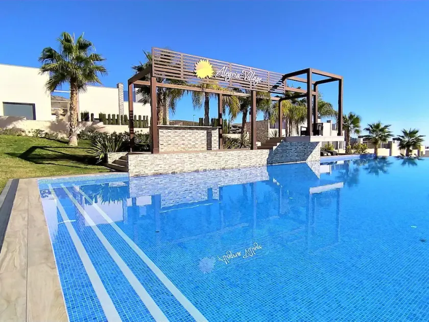 Agréable appartement pour 4 personnes avec climatisation, piscine, WIFI, TV et patio - Image 1