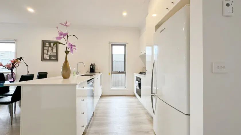 Tarneit Holiday Home - Image 1
