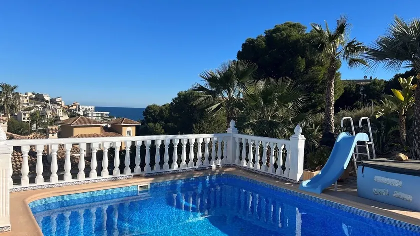 Villa with private pool, large garden and incredible sea view! - Image 1