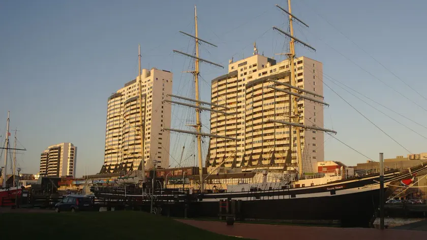 CaptainsLodge: Central top location with a panoramic view of the Weser and Havenwelten! - Image 1