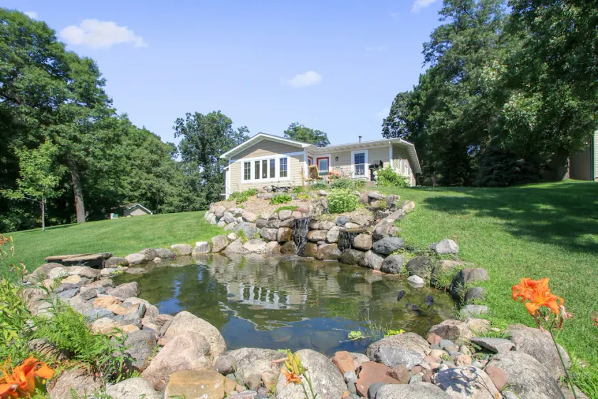 Beautiful Get Away for any season only ONE Hour from the Twin Cities! - Image 1
