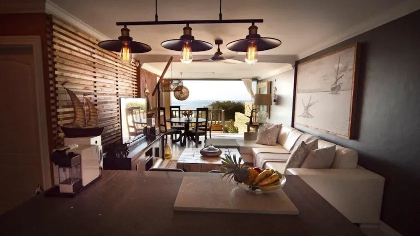 4 Dolphin Views La Mercy Luxury Beachfront Apartment with Private Swimming Pool - Image 1