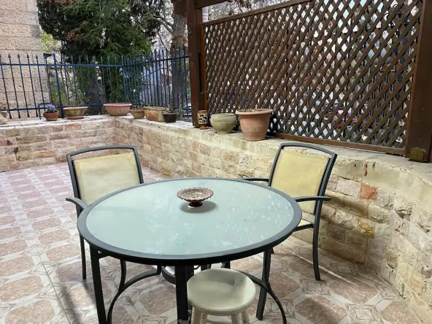Apartment in the heart of JLM with XL terrace 2 steps from the train-bus-tram Central Station. - Image 1