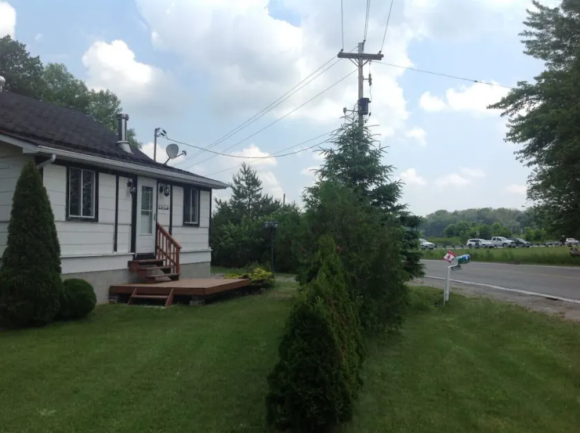 Lake Simcoe Cottage en Thorah Centennial Park, Beaverton, Ontario - Image 1